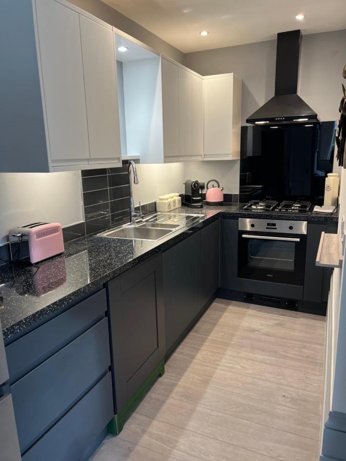 Luxury Garden Apartment Under The Castle, Dover Bagian luar foto